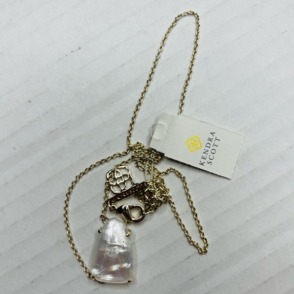 New KENDRA SCOTT Rose Quartz Isla Pendant Gold Tone Necklace - Picture 3 of 4